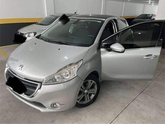 PEUGEOT 208 1.6 GRIFFE 16V FLEX 4P AUTOMÁTICO PEUGEOT 208 1.6 GRIFFE 16V FLEX 4P AUTOMÁTICO